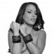 Прочные кожаные фиксаторы для рук с мехом внутри и с цепью Cumfy Cuffs2
