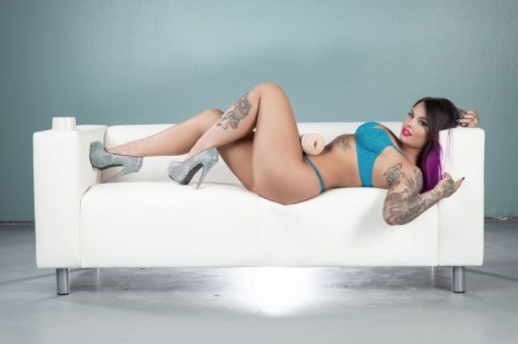 Мастурбатор FLESHLIGHT SIGNATURE Christy Mack Attack