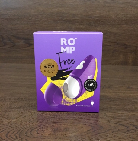 Изящный вакуумный стимулятор клитора Romp Free с крышкой (10 режимов)