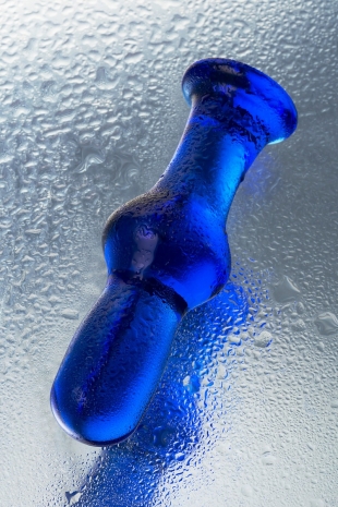 Синяя анальная втулка из стекла Sexus Glass