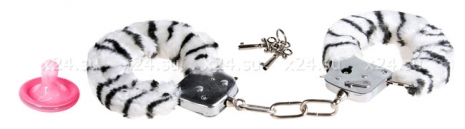 Наручники бело-черные Furry Fun Cuffs